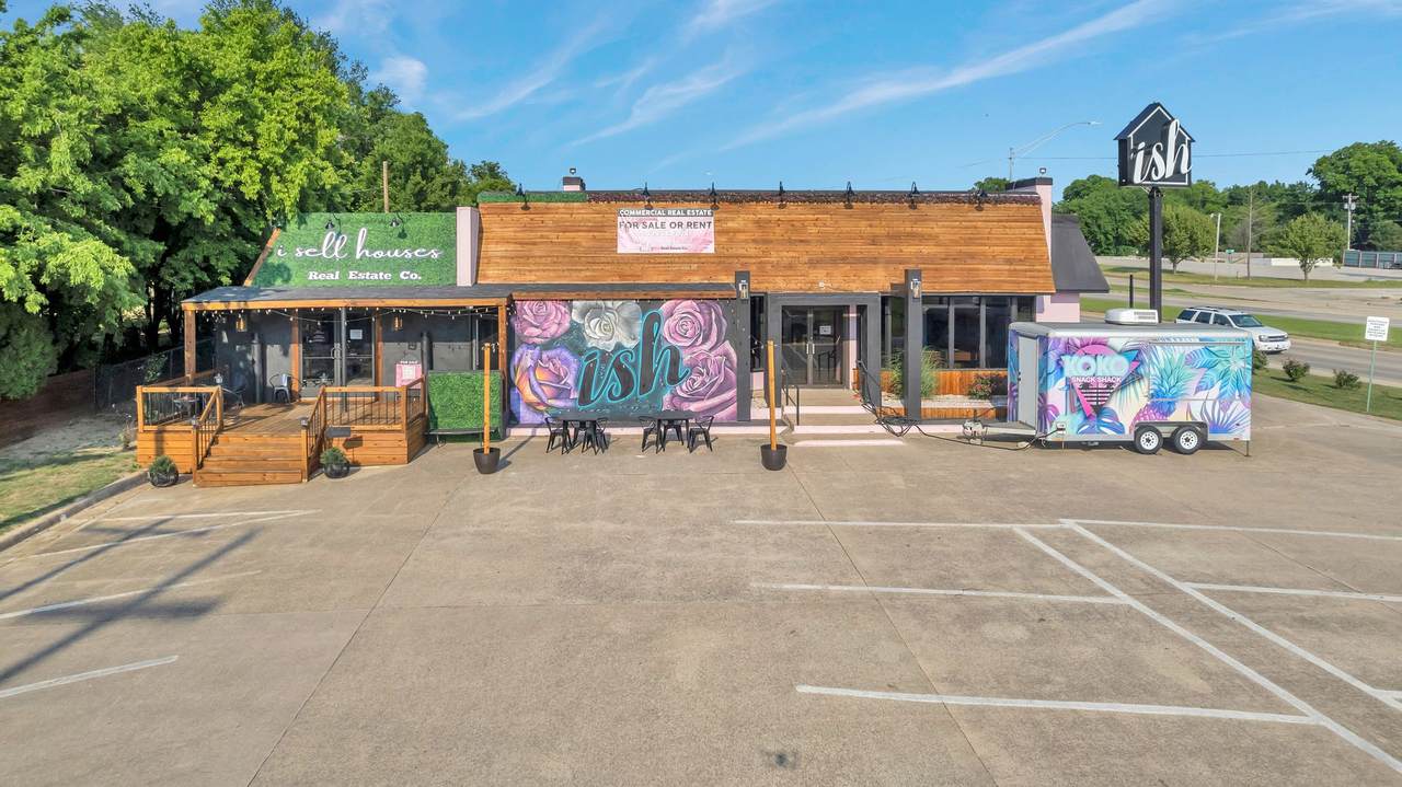 1717 Broadway - Photo 1