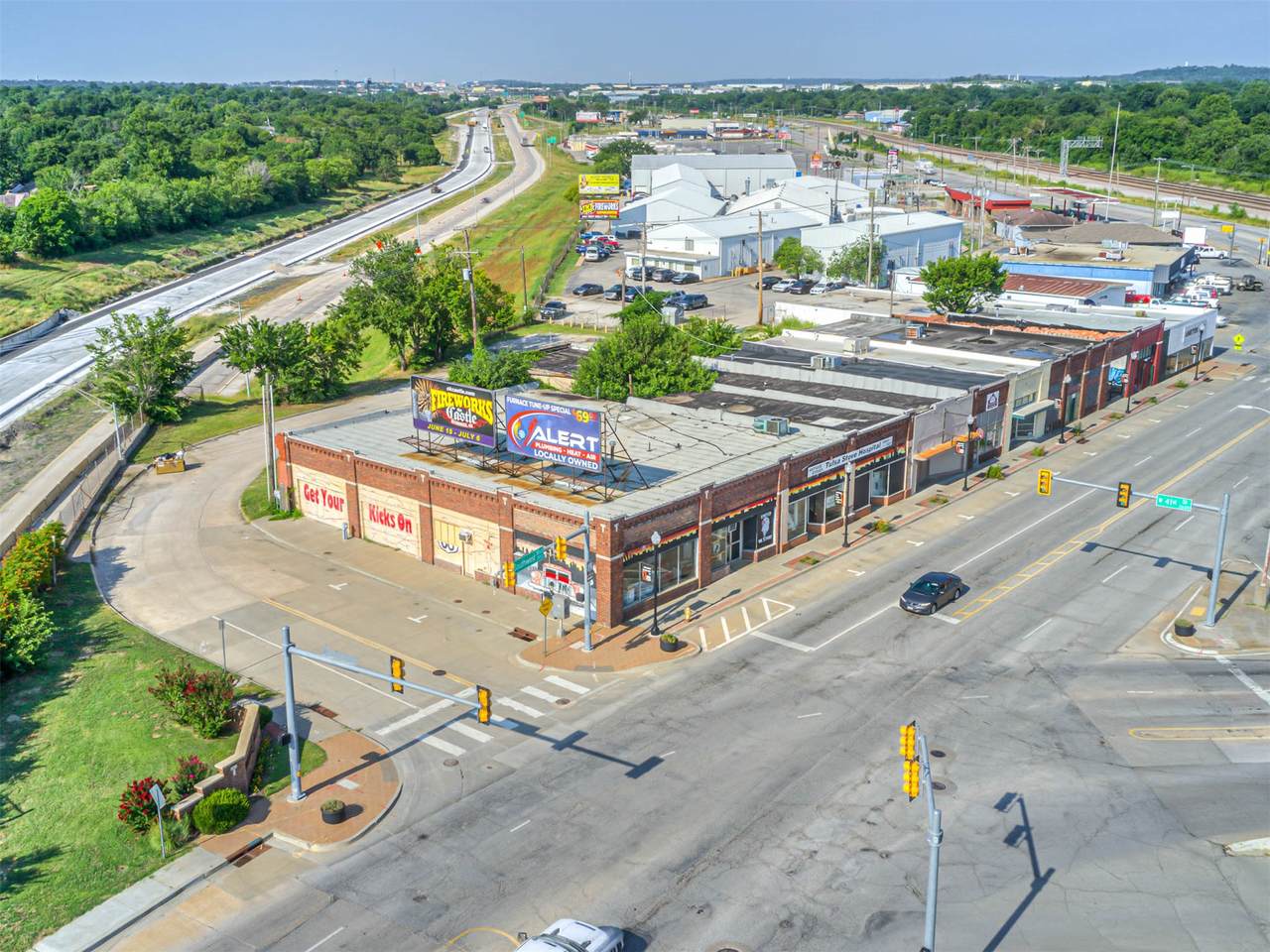4067 Southwest Boulevard - Photo 1