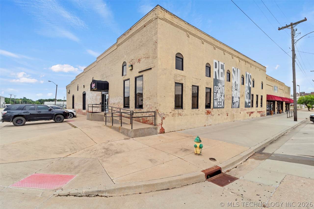 230 Broadway - Photo 1