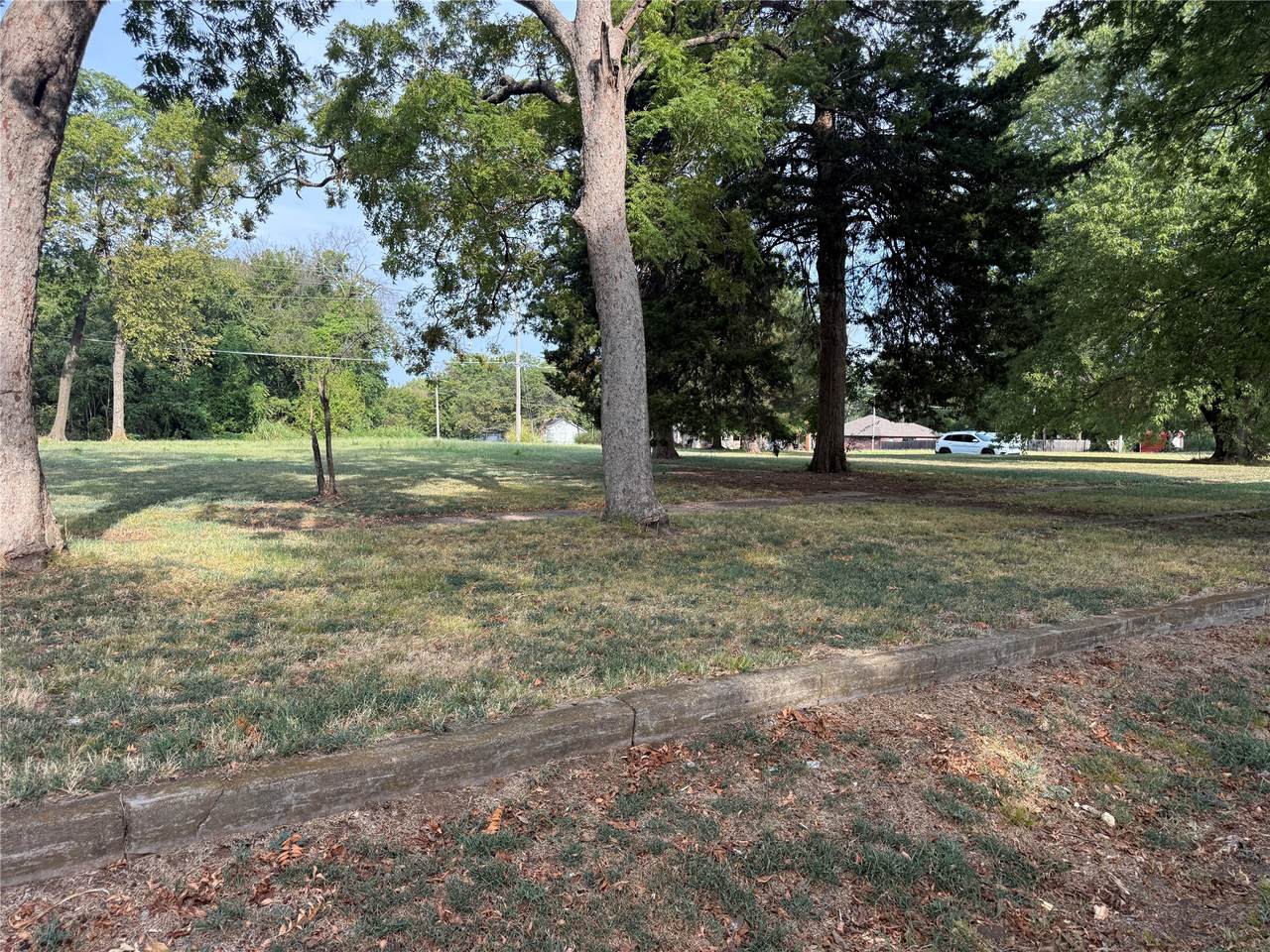 302 S Avenue - Photo 1