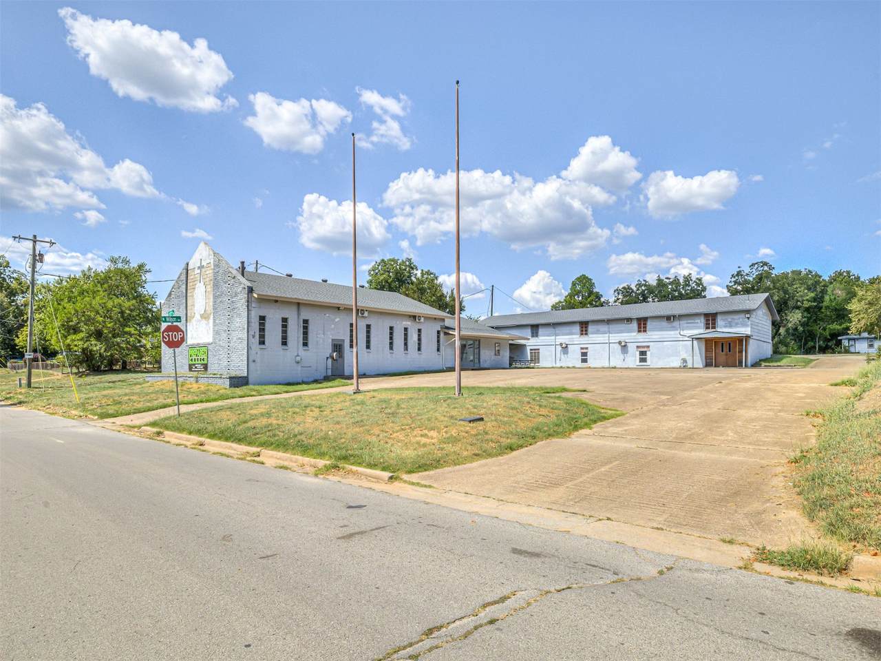 415 11th Street - Photo 1
