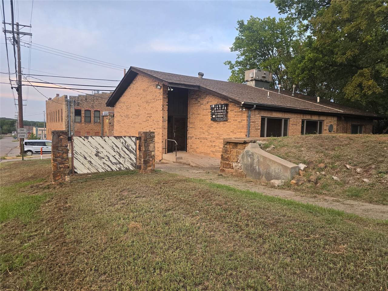 622 7th Street - Photo 1