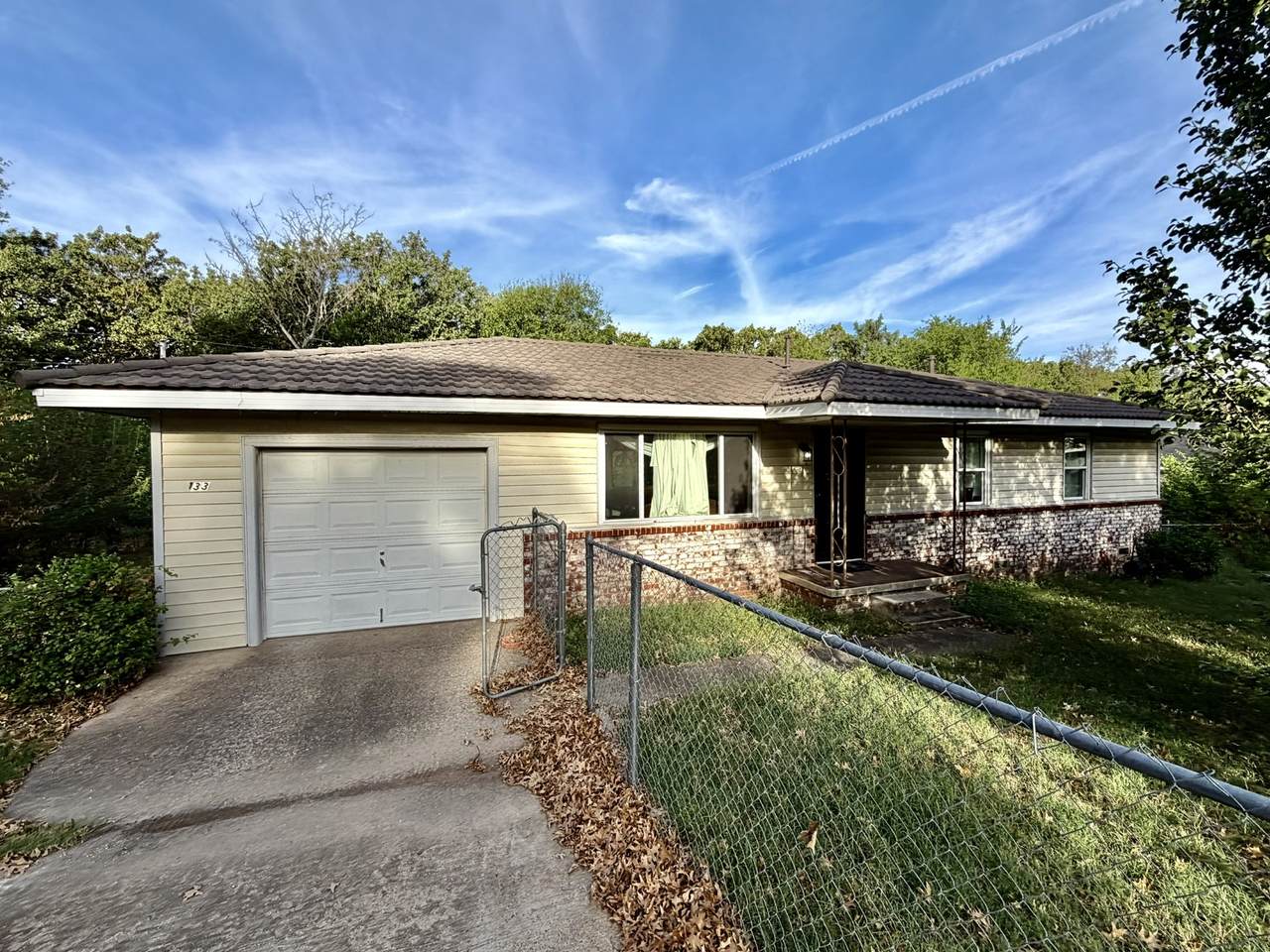 133 Oak Hill Circle - Photo 1