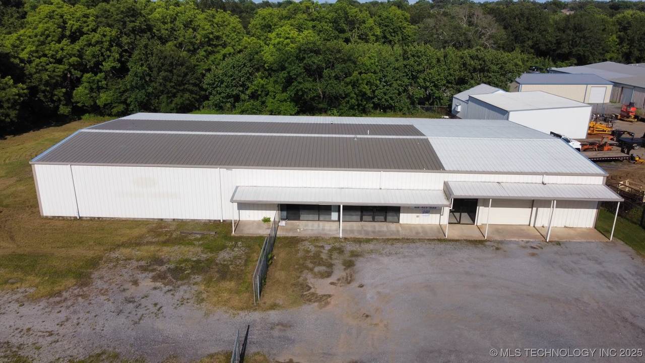 1600 Main Street - Photo 1