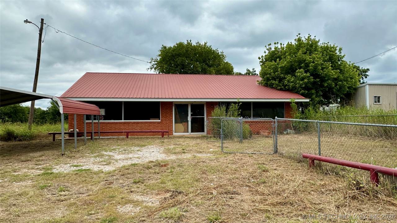 906 6th Street - Photo 1