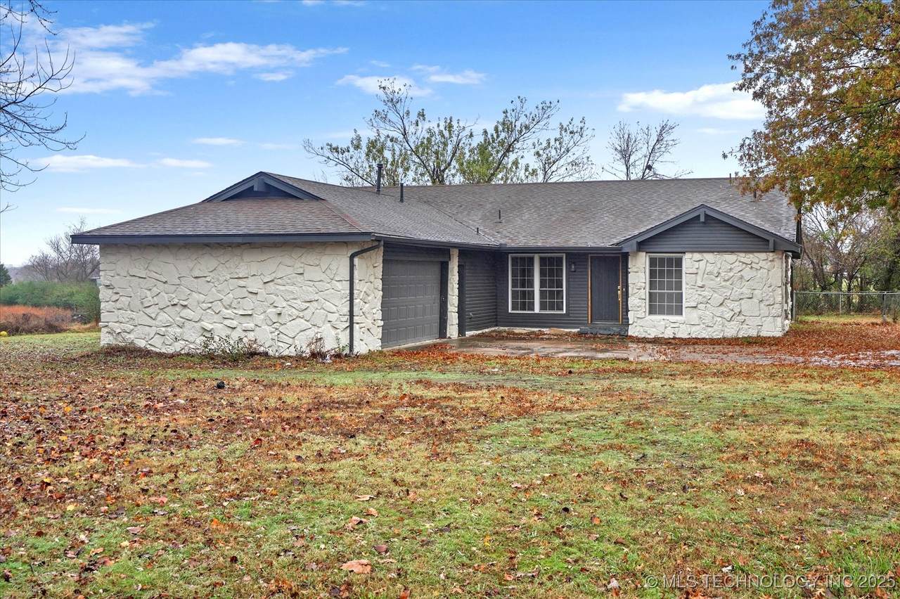 15002 Winding Creek Drive - Photo 1