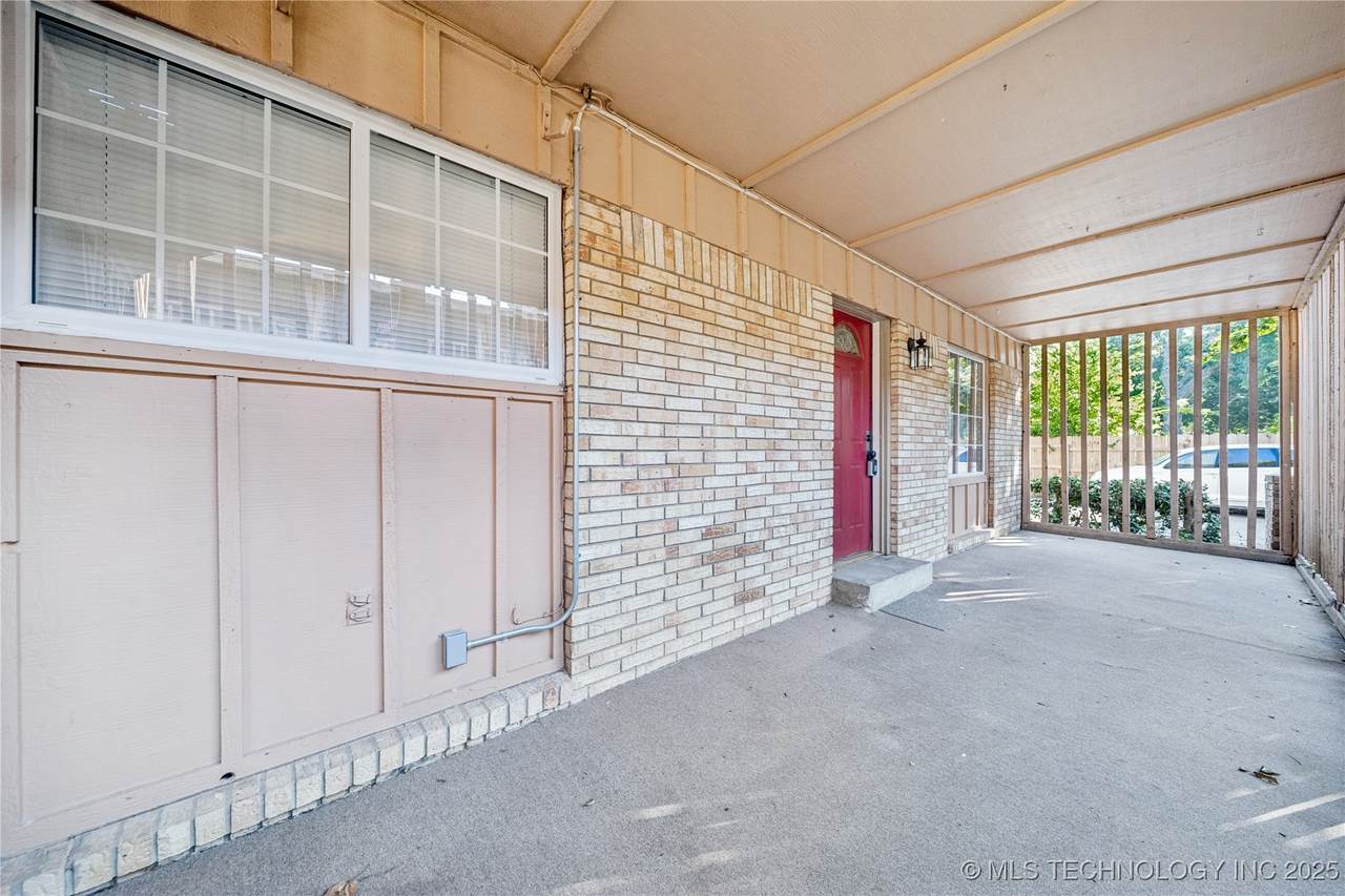 4804 Victor Avenue - Photo 1