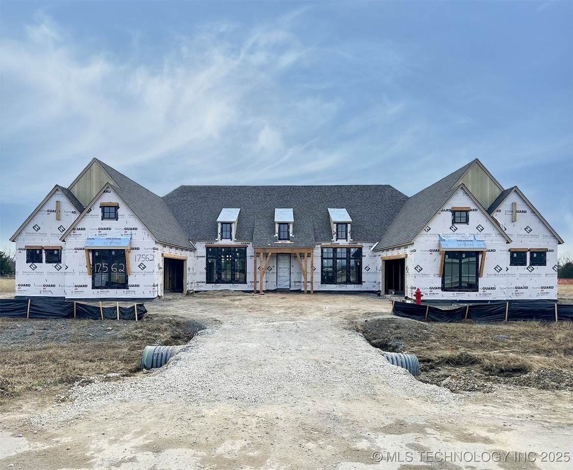 17562 56th East Avenue - Photo 1