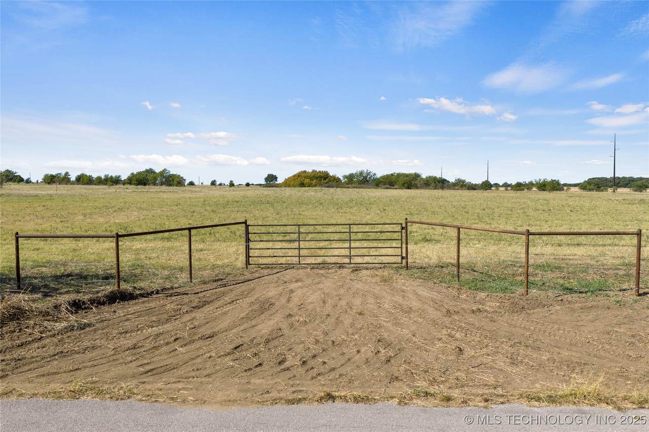 002 Cactus Lane - Photo 1