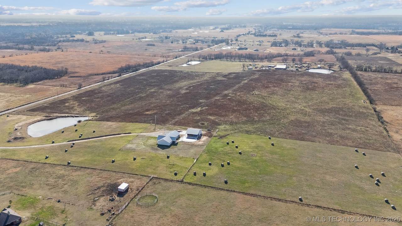 10 4040 Road - Photo 1