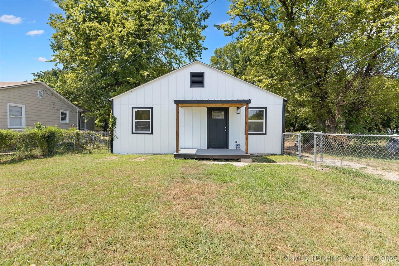 422 49th West Avenue - Photo 1