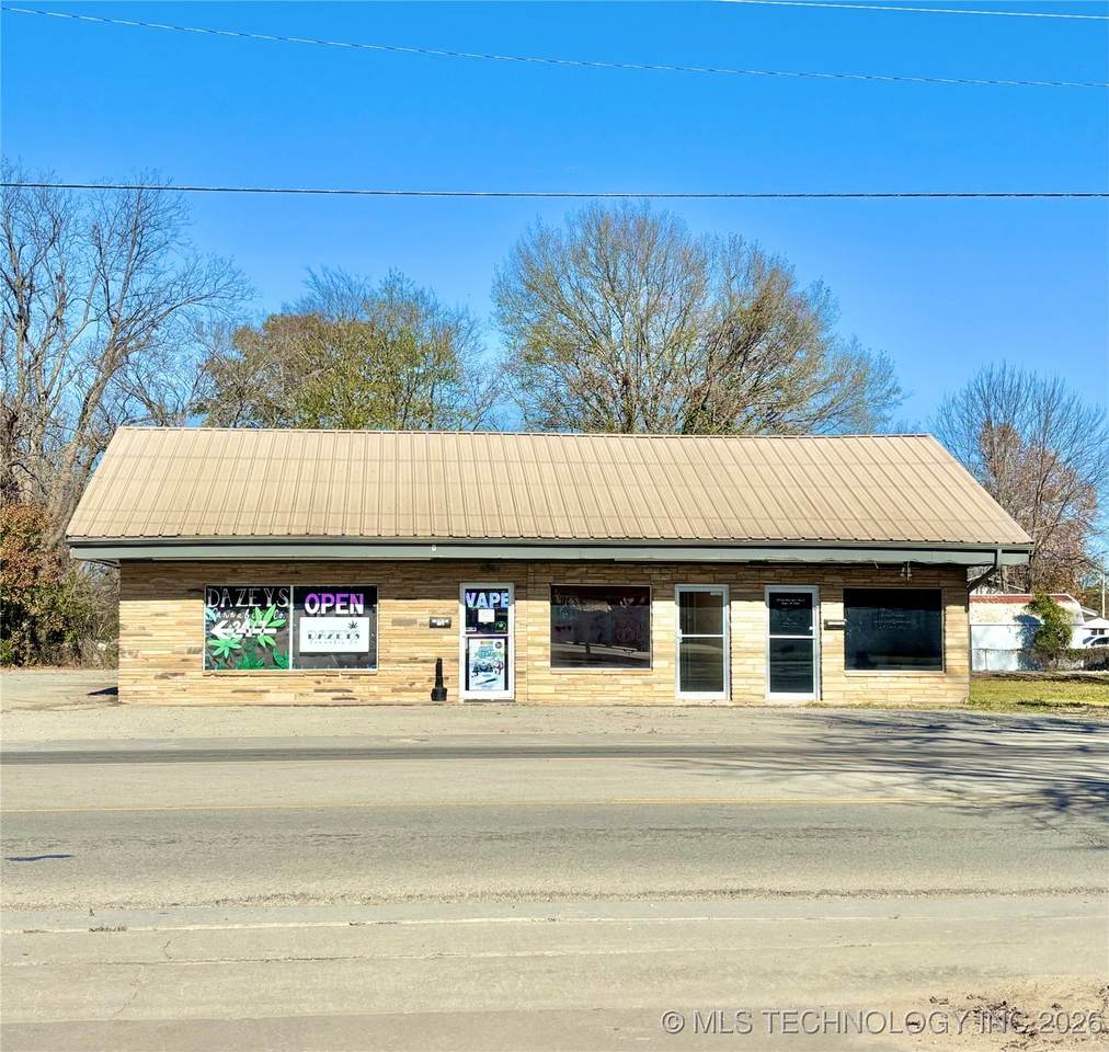 809 Main - Photo 1