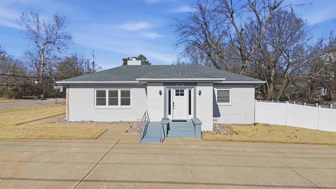 1718 Broadway Street - Photo 1