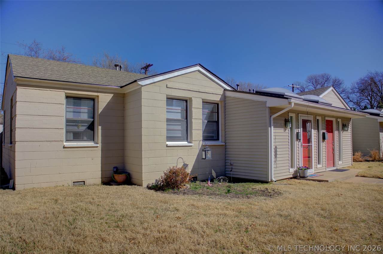 1437 39th Street - Photo 1