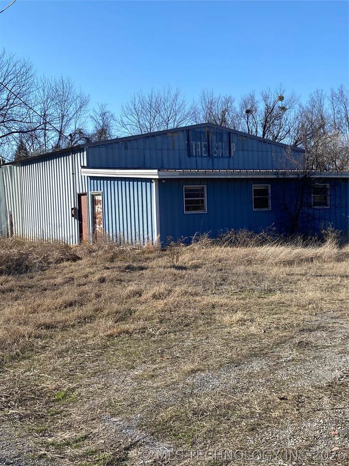 3320 Lee Street - Photo 1