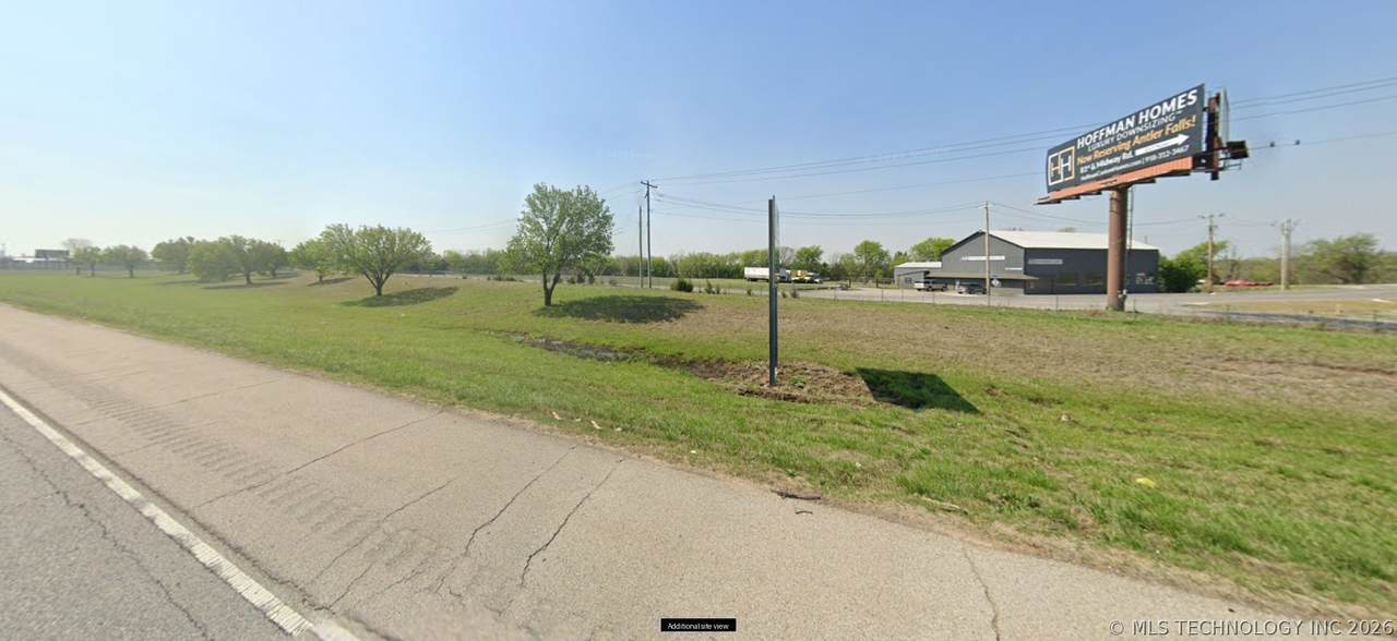 2400 College Street - Photo 1