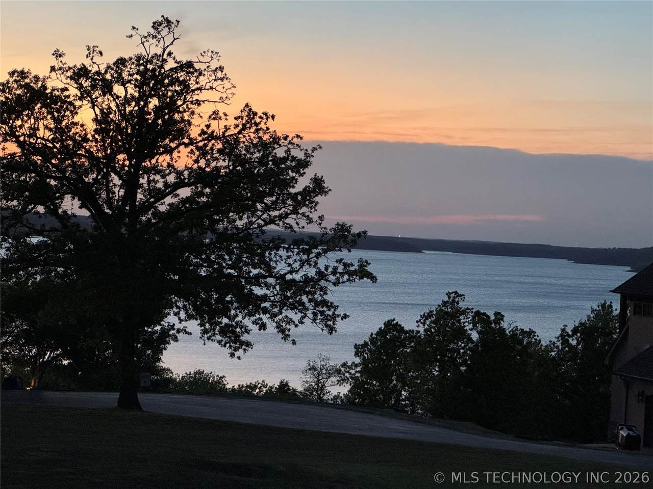 9 Shoreline Drive - Photo 1