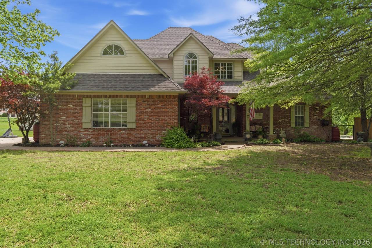 9952 Shadowlake Drive - Photo 1