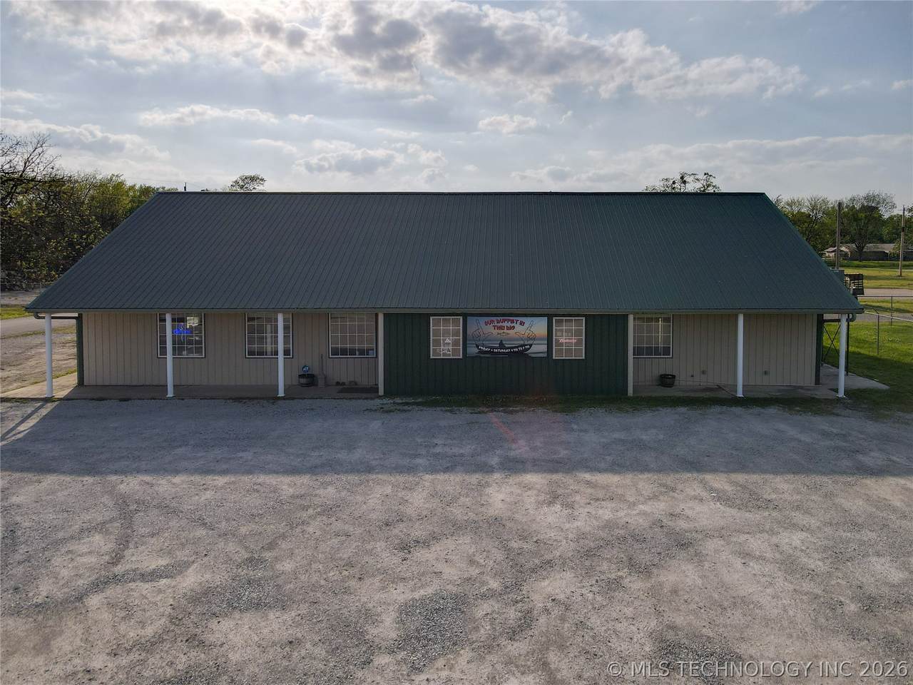 907 Broadway - Photo 1