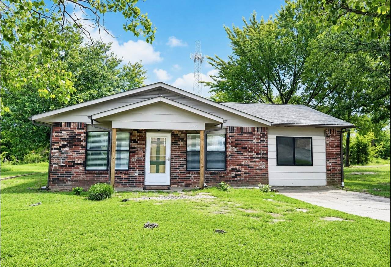 1109 Palmer Lane - Photo 1