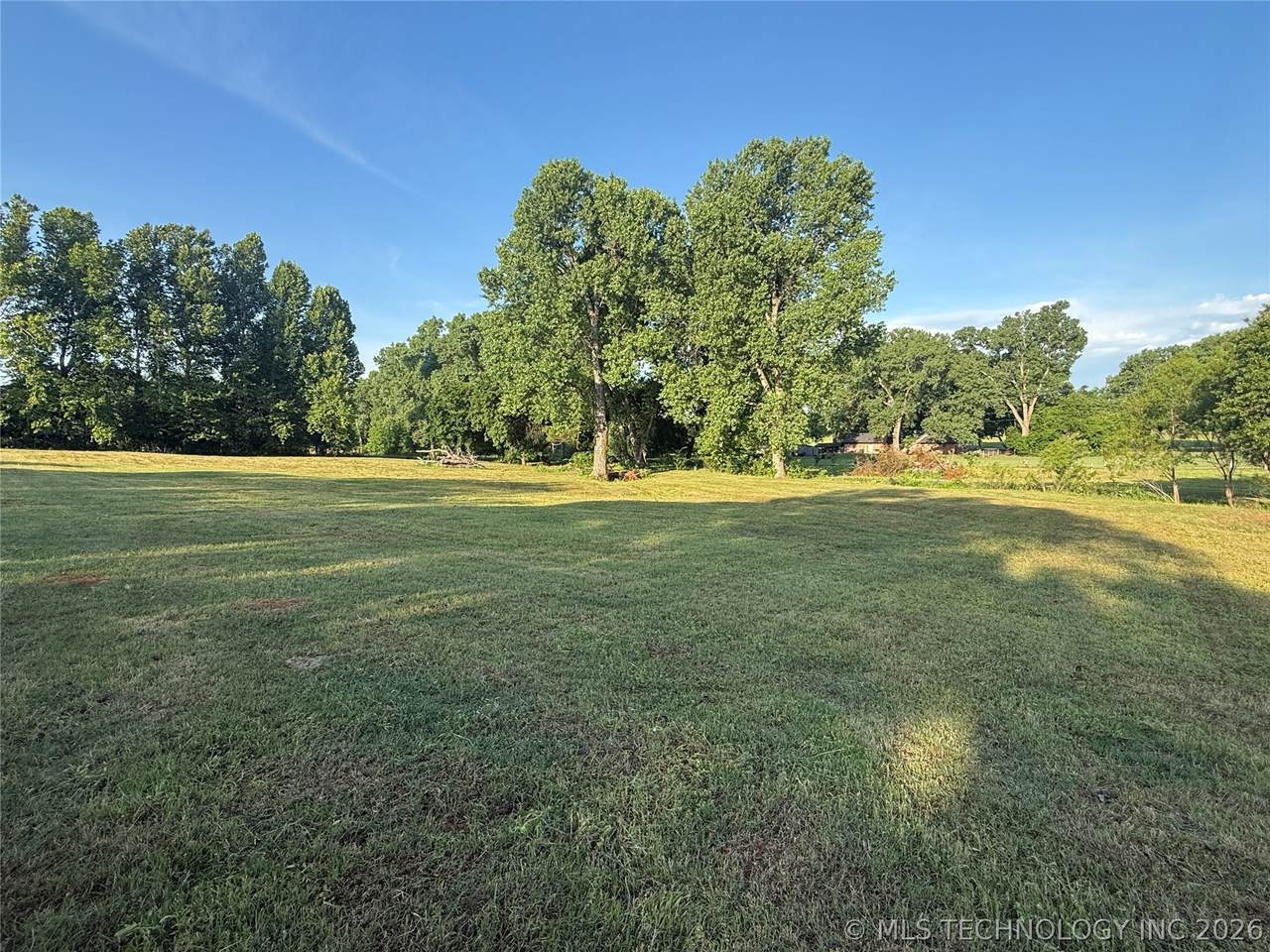  Rockwell Avenue - Photo 1