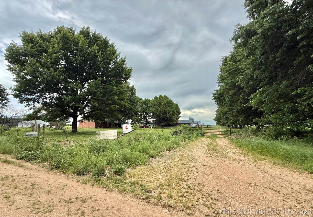 68400 330th Road - Photo 1