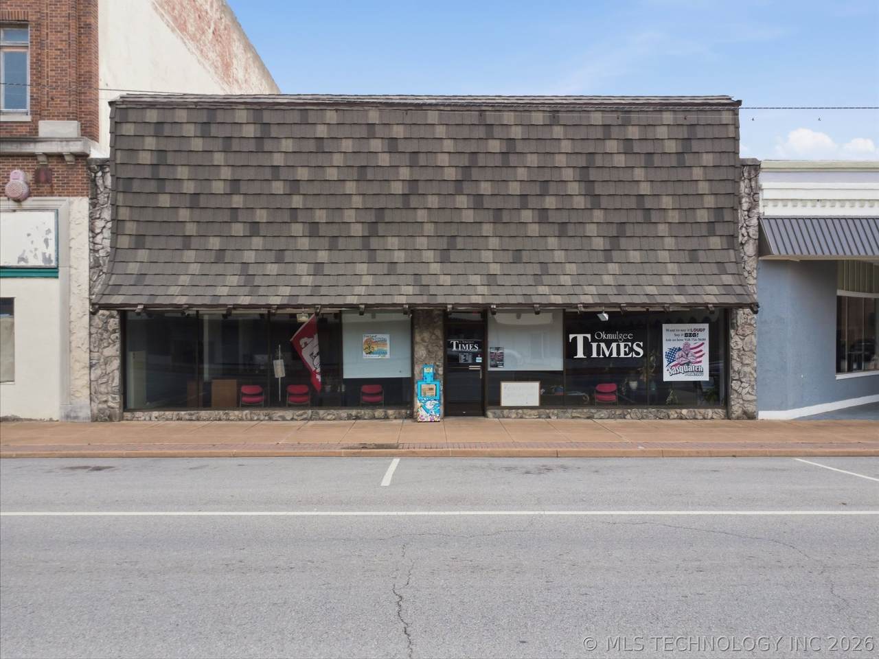 320 6th Street - Photo 1