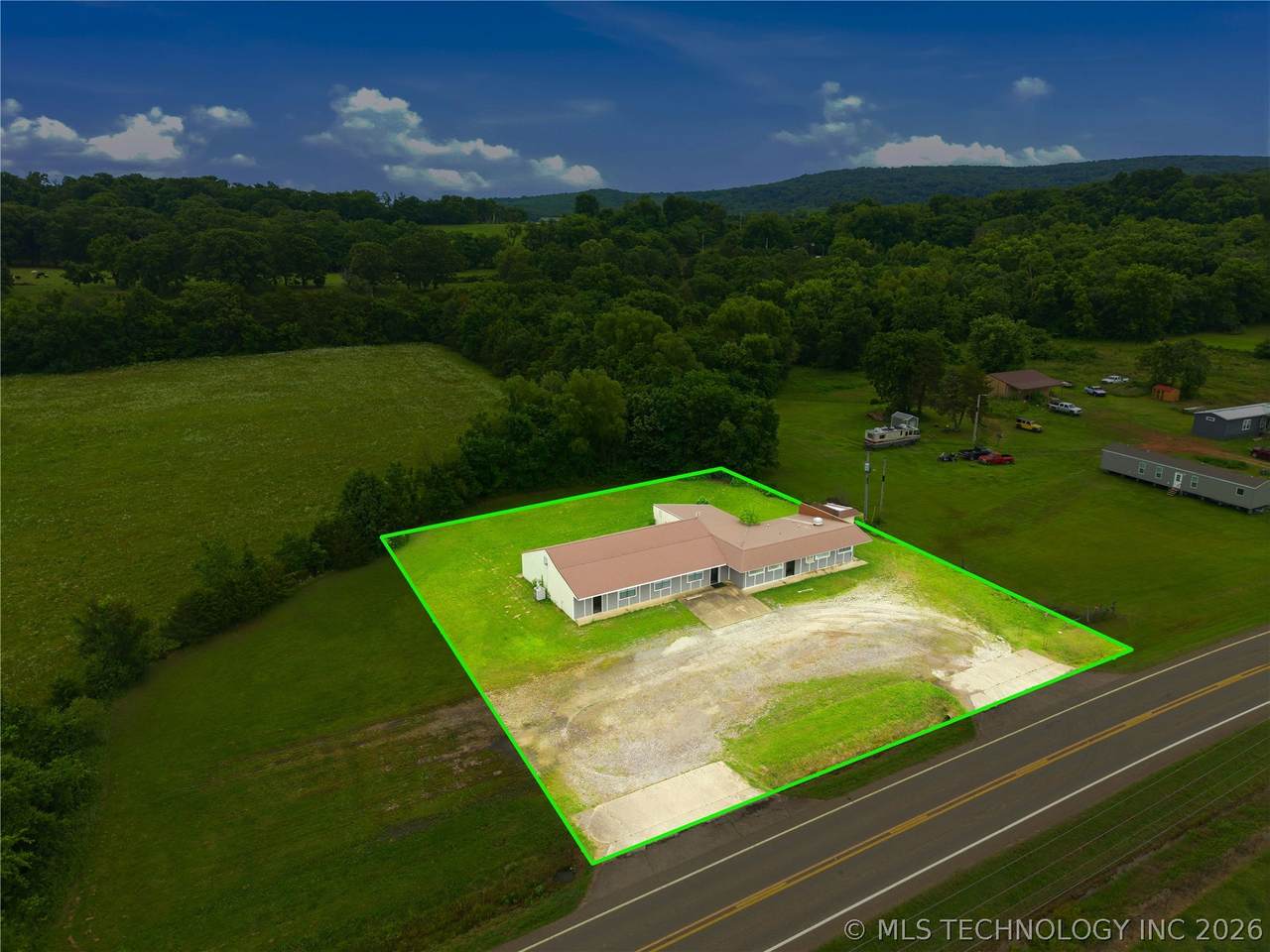 20674 Hwy 59 - Photo 1