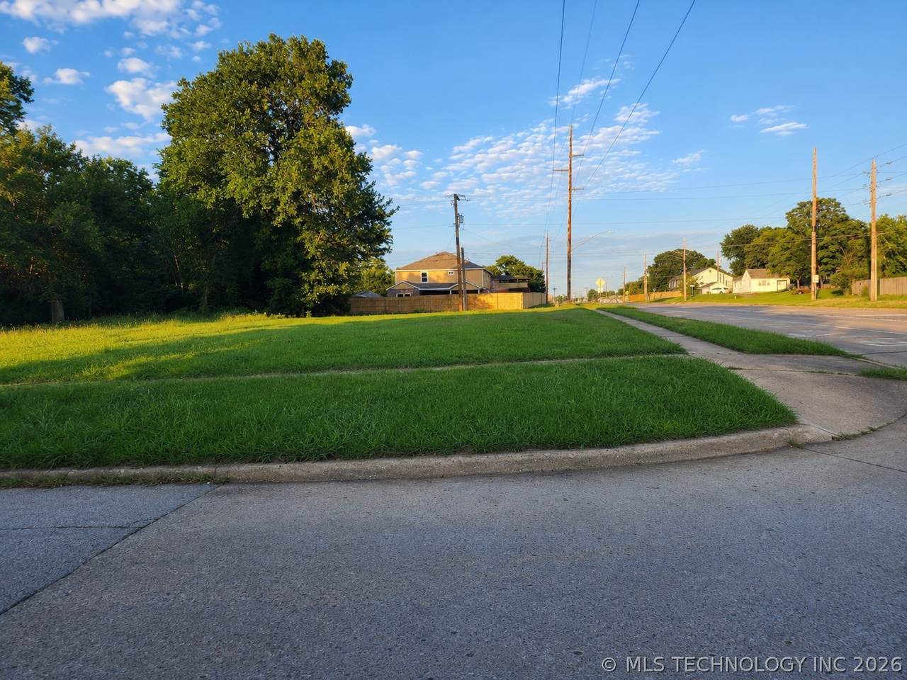 1507 Denver Avenue - Photo 1