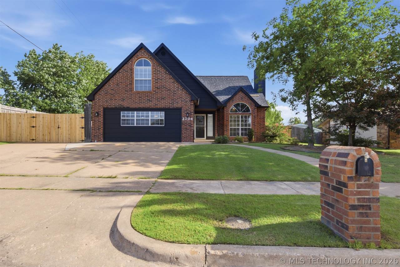 2704 Montgomery Street - Photo 1