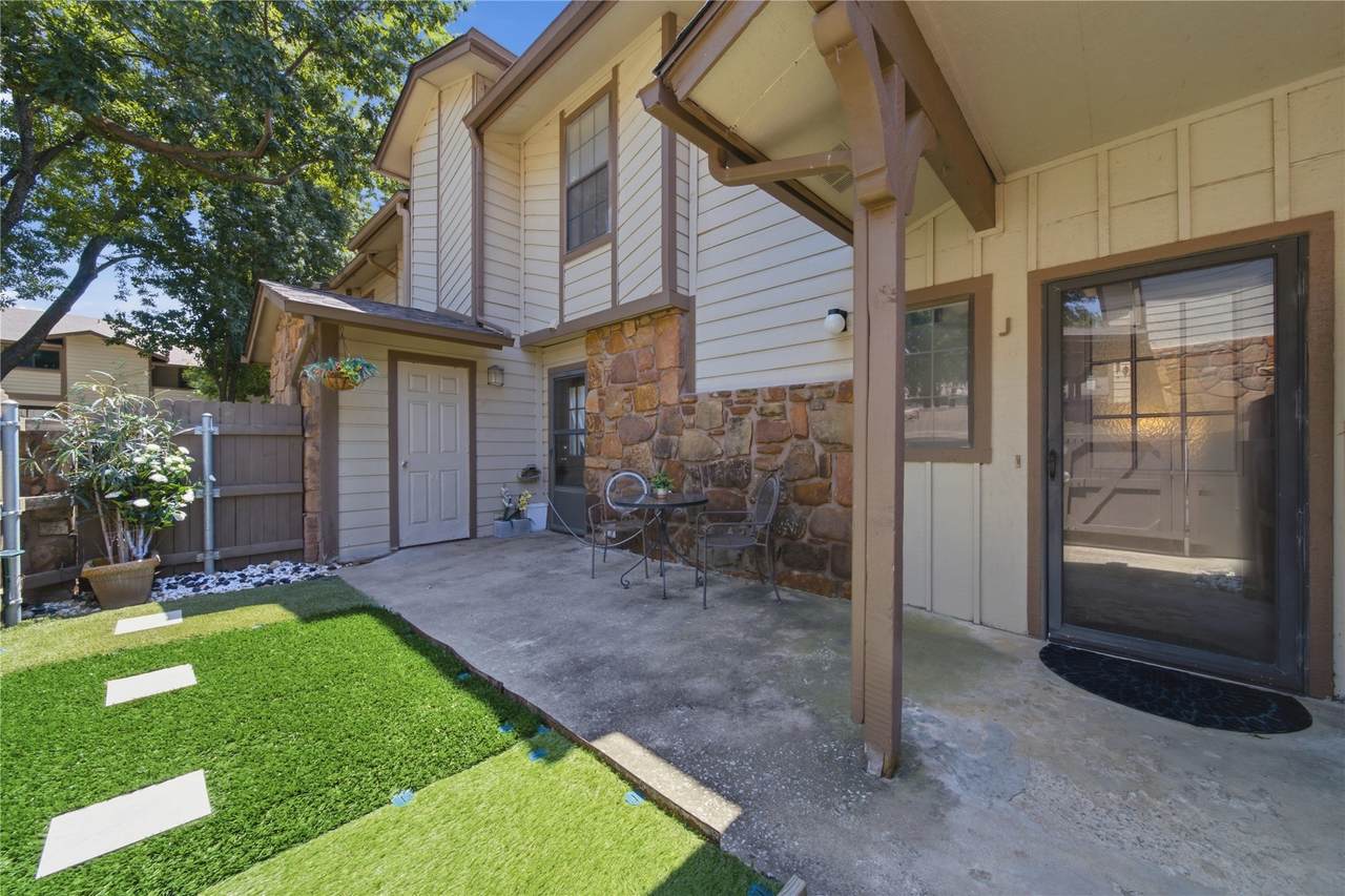 6514 Memorial Drive - Photo 1