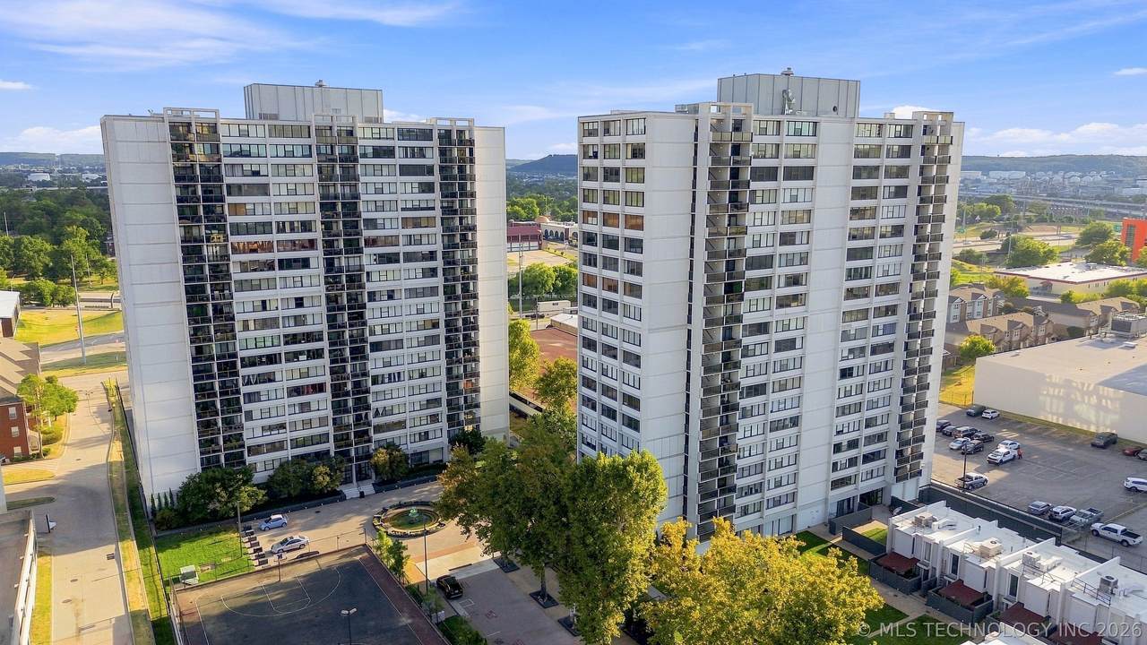 410 7th Street - Photo 1
