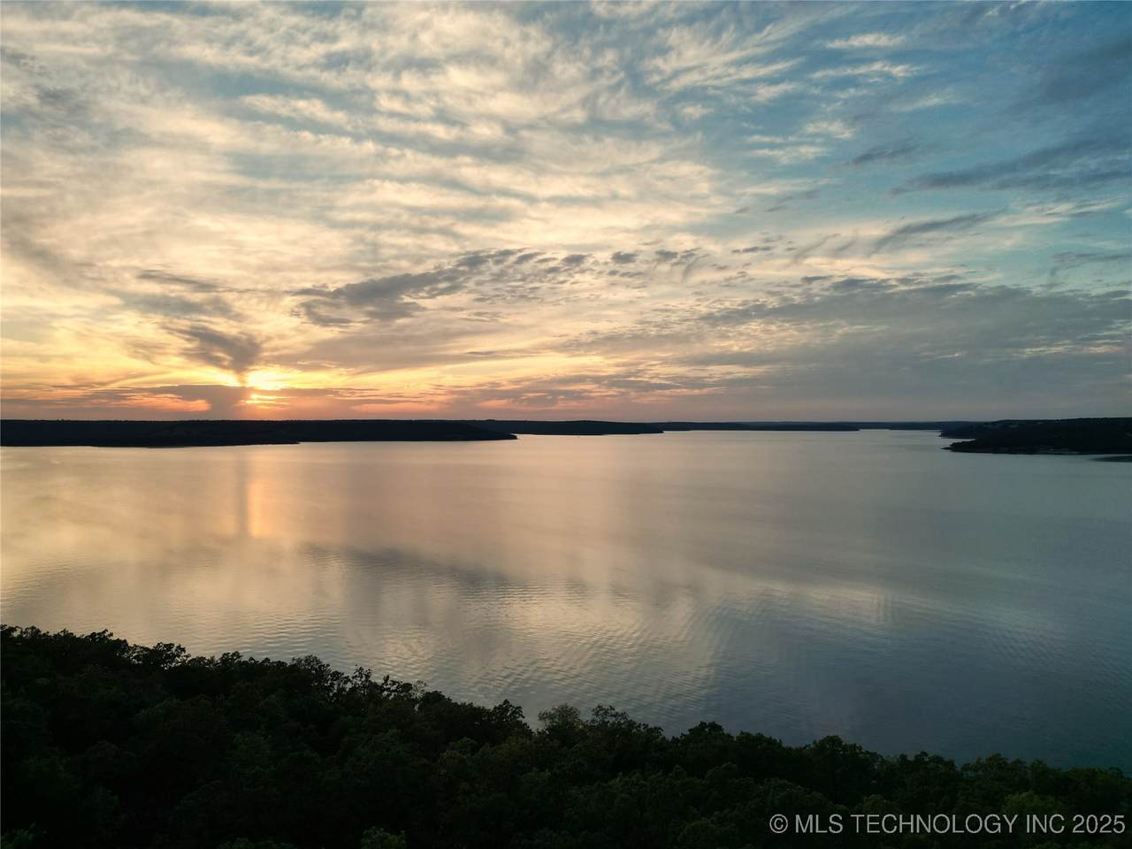  Lakeview Road - Photo 1