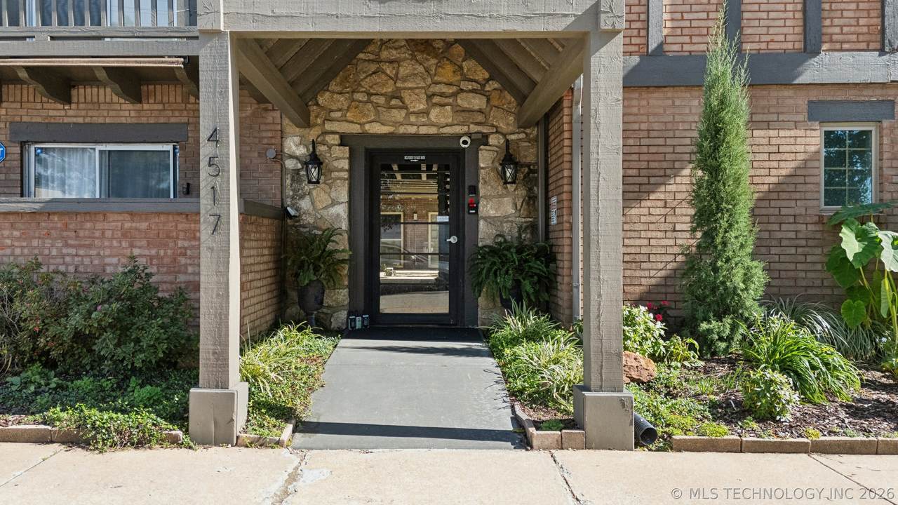 4517 Peoria Avenue - Photo 1