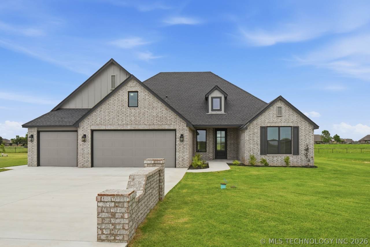 13733 58th East Avenue - Photo 1