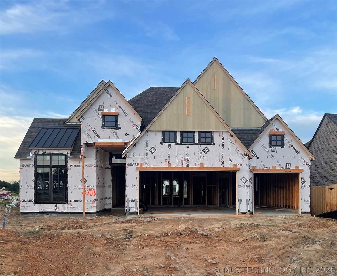 2703 South Park Place - Photo 1