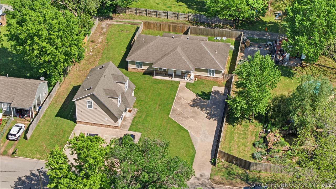310 York Street - Photo 1