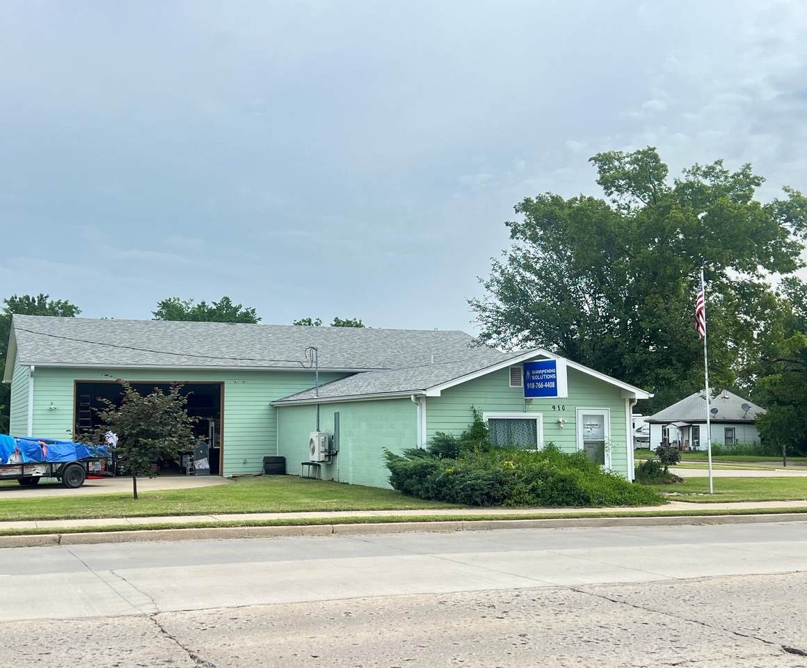 910 Hensley Boulevard - Photo 1