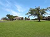 725 Northlake Drive - Photo 15