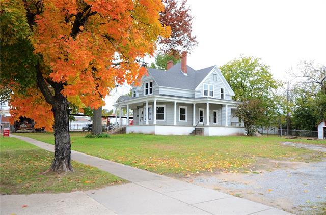 119 10th Avenue - Photo 1