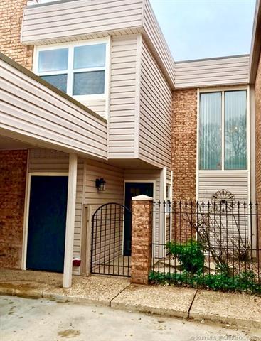 807 Maple Street - Photo 1