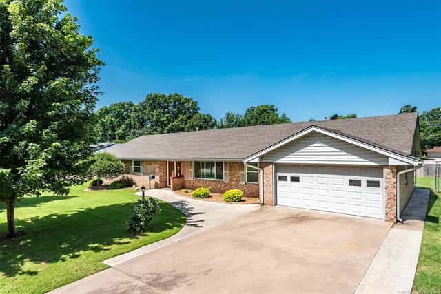 1401 Lariat Drive - Photo 1