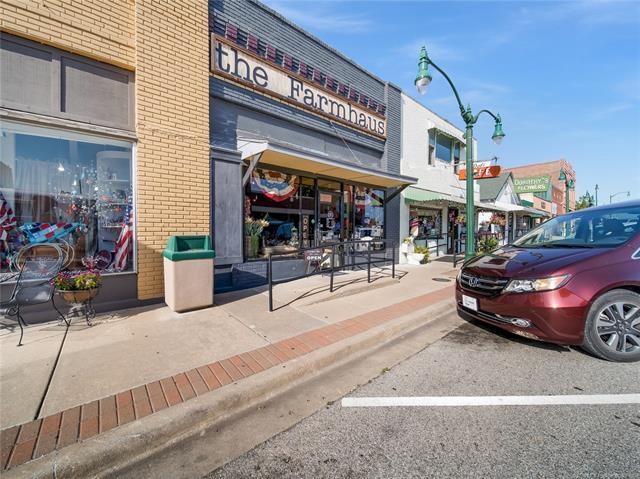 312 Will Rogers Boulevard - Photo 1