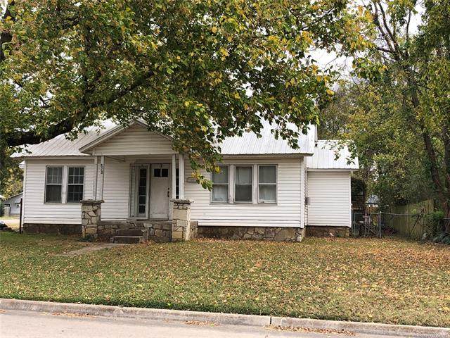 828 Francis - Photo 1