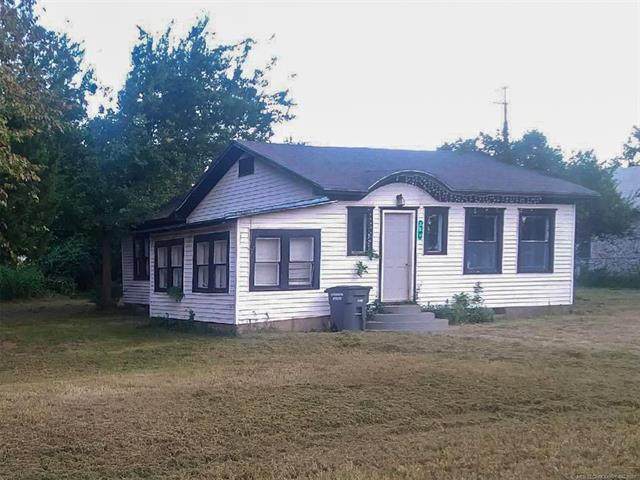 305 Young Street - Photo 1