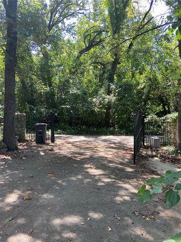 4001 105th Street - Photo 1