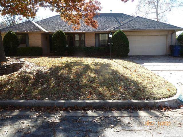 5840 46th Place - Photo 1