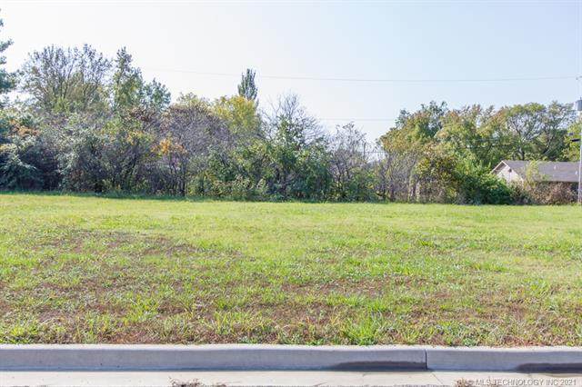 412 7th Street - Photo 1