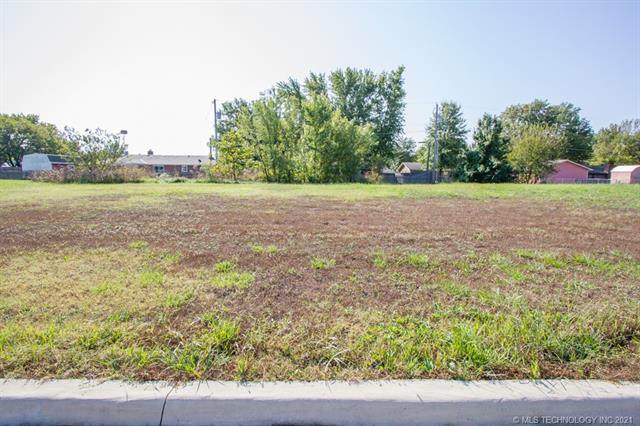 402 7th Street - Photo 1