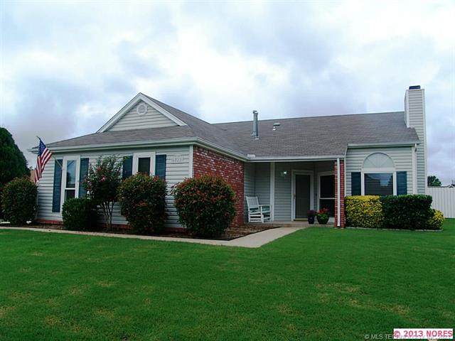 8822 75th East Avenue - Photo 1